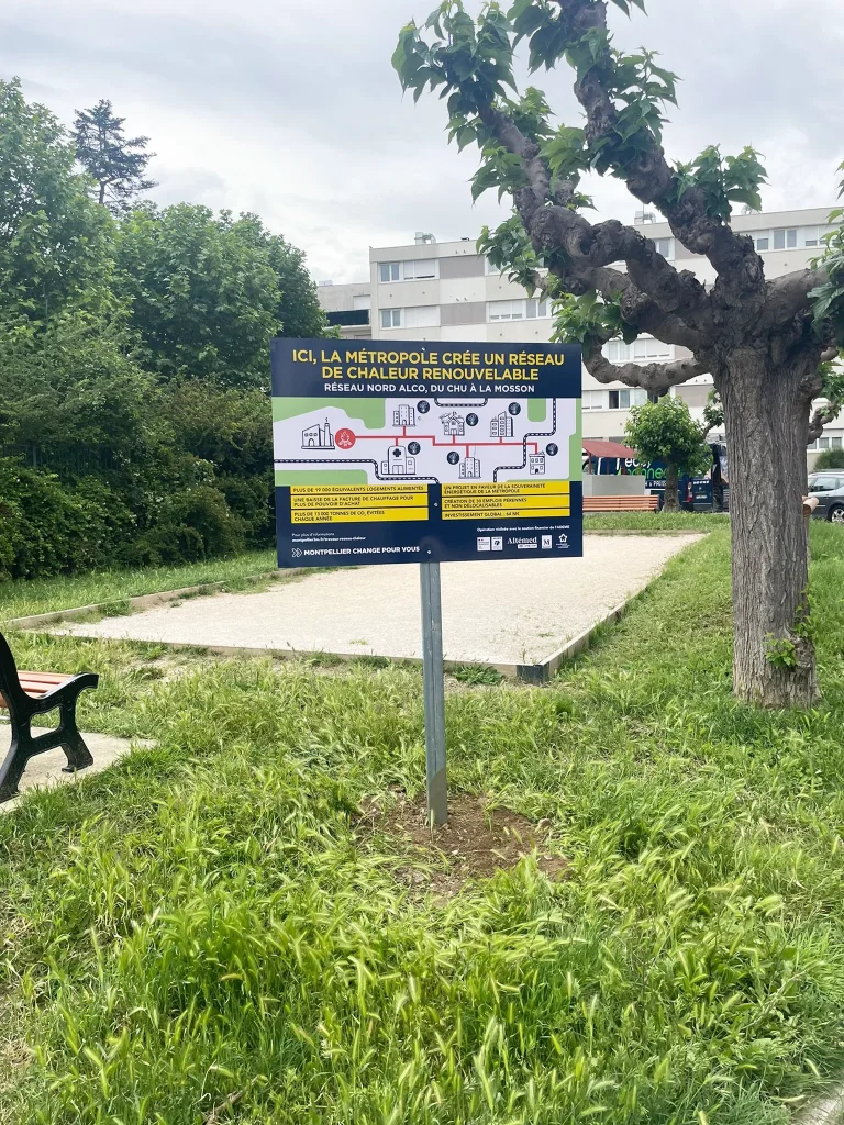 Installation d’un panneau signalétique sur structure acier pour SERM à Montpellier