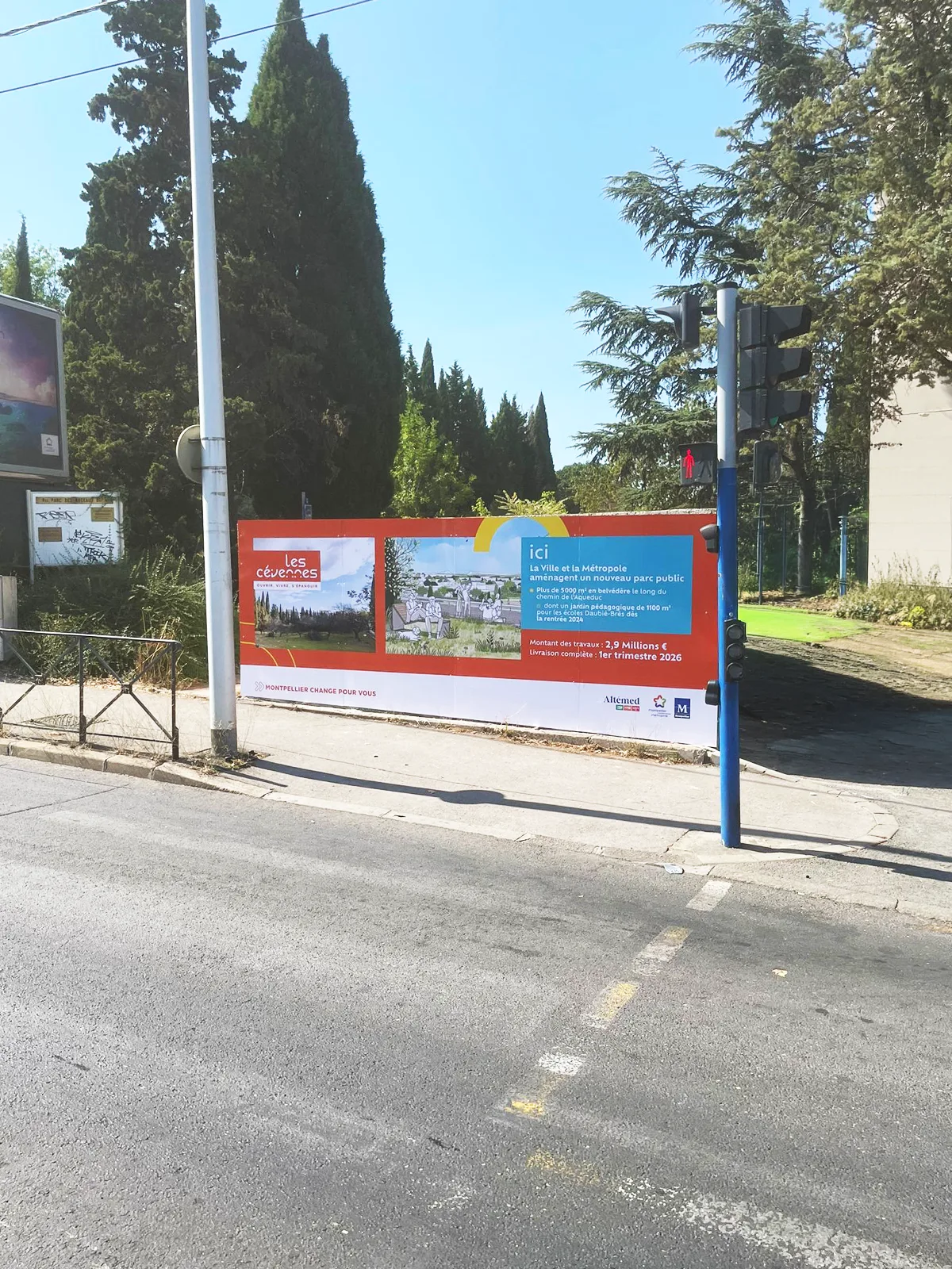 Fabrication et pose de panneaux sur palissade de chantier pour SA3M à Montpellier