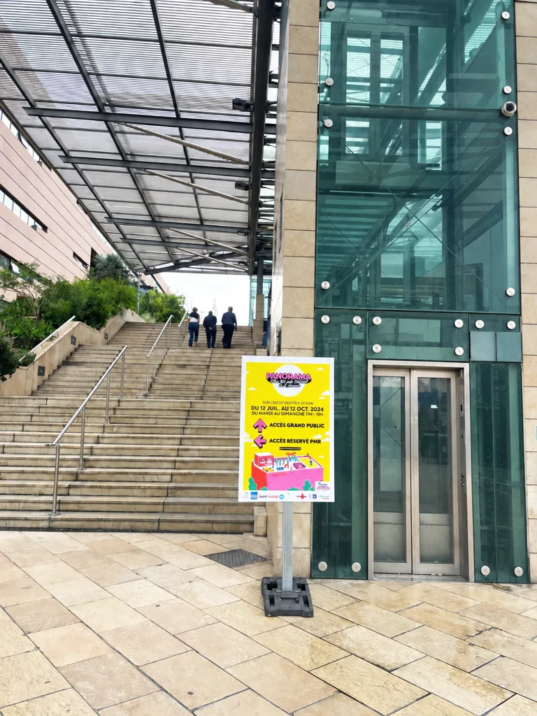 Installation d’une signalétique directionnelle sur poteau pour SERM à Montpellier