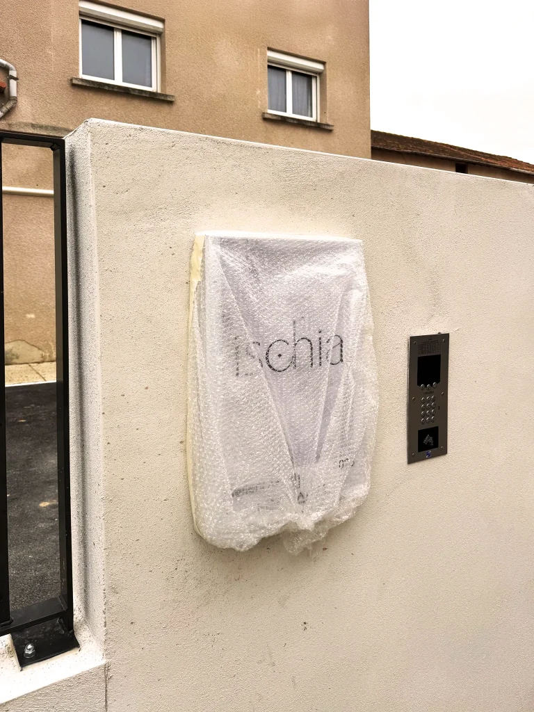 Fabrication et pose d’un caisson lumineux en Dibond pour Kordiance à Lattes