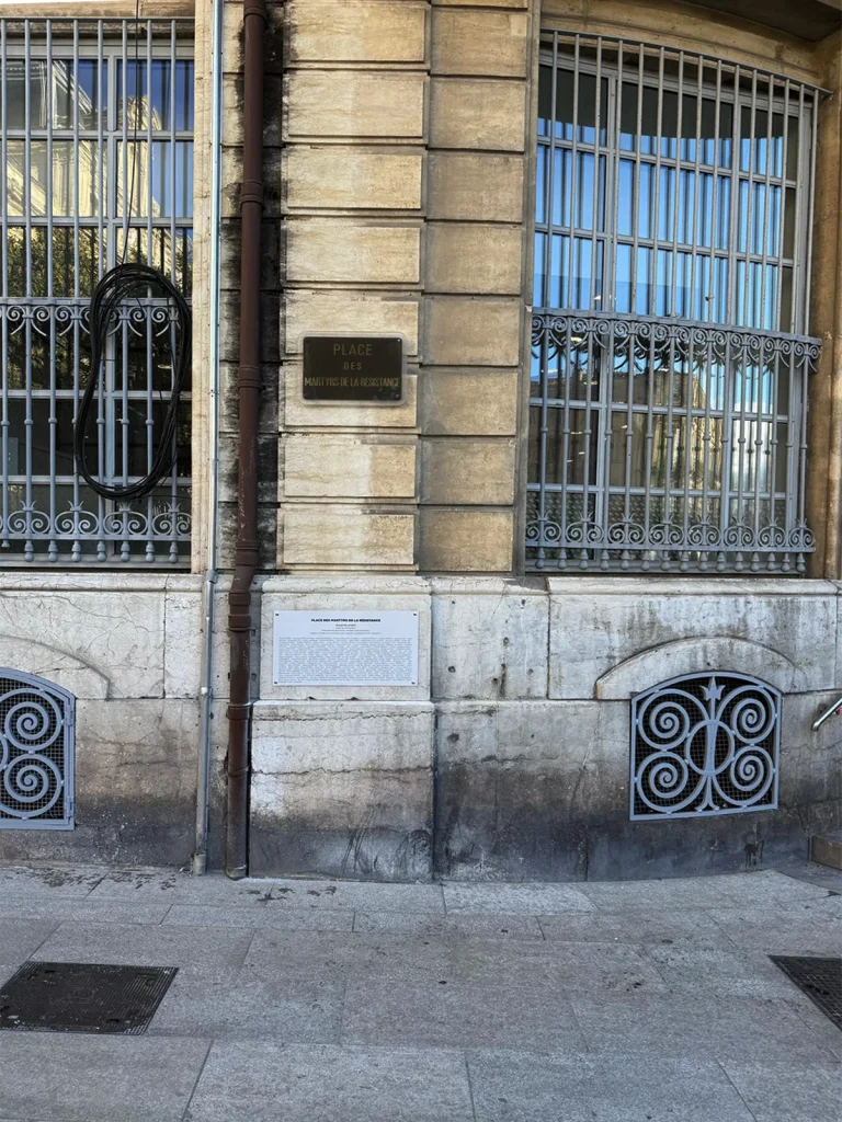 Fabrication de la plaque inaugurale de la place des Martyrs de la Résistance pour SA3M à Montpellier
