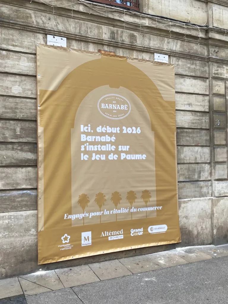 Réparation d’une bâche PVC de chantier au Jeu de Paume pour SERM à Montpellier