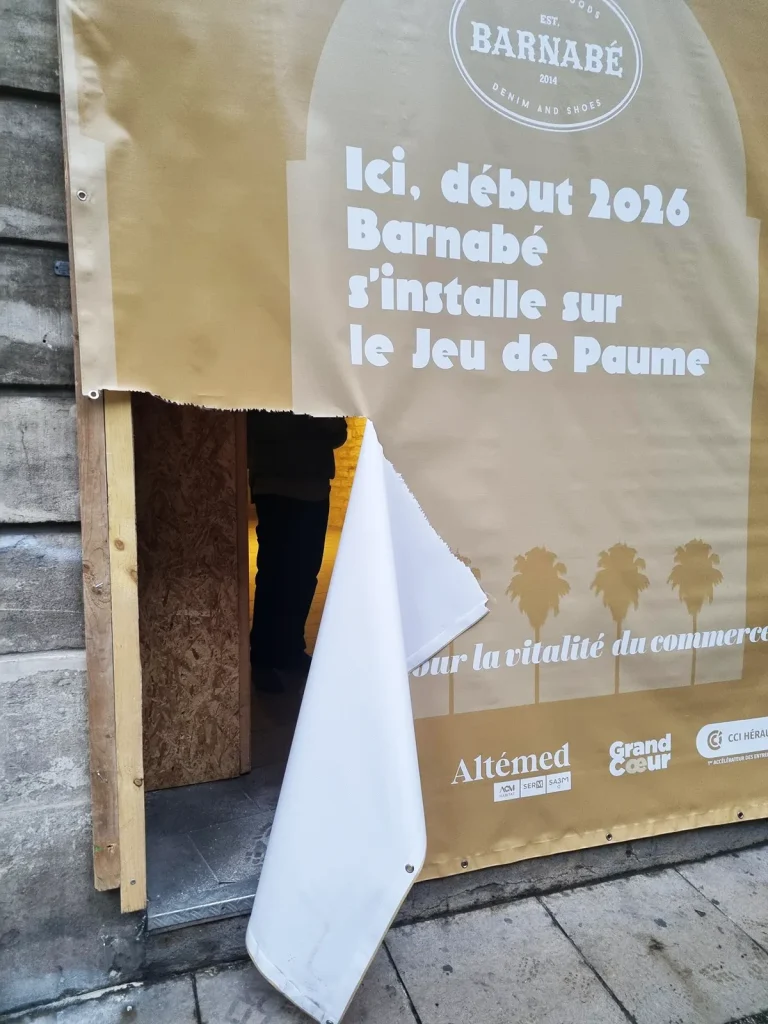 Réparation d’une bâche PVC de chantier au Jeu de Paume pour SERM à Montpellier