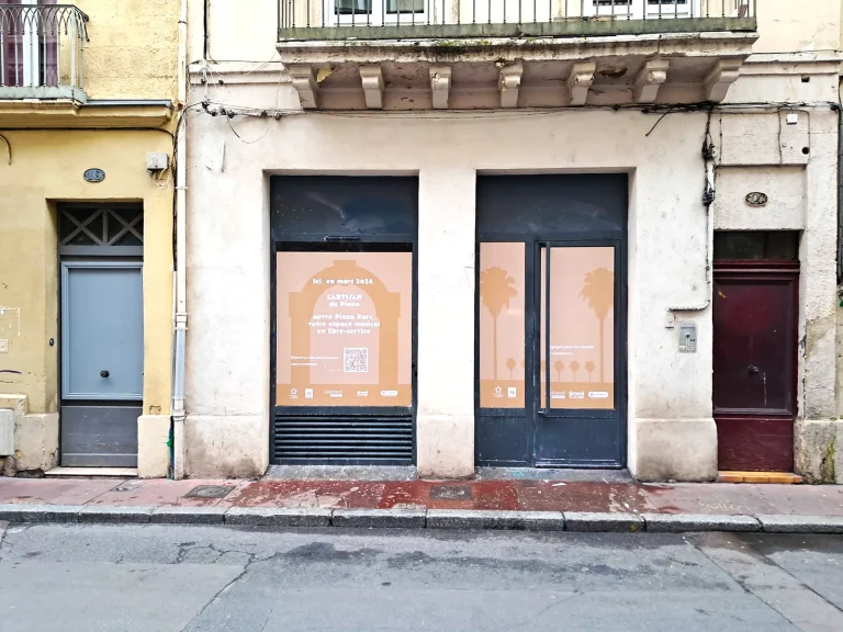 Habillage de vitrine en adhésif imprimé pour SA3M à Montpellier