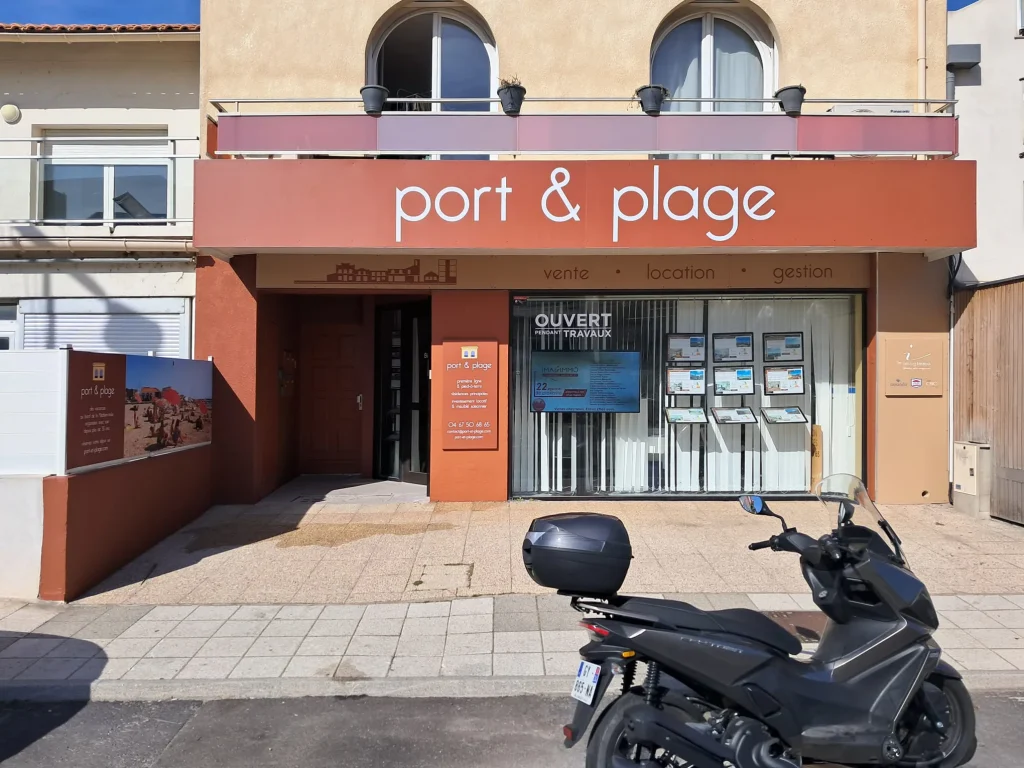 Habillage de façade en panneaux Dibond pour Port et Plage à Mauguio