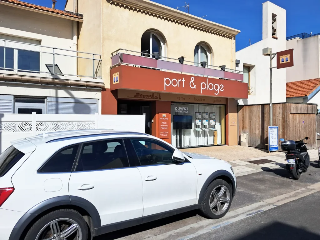 Habillage de façade en panneaux Dibond pour Port et Plage à Mauguio