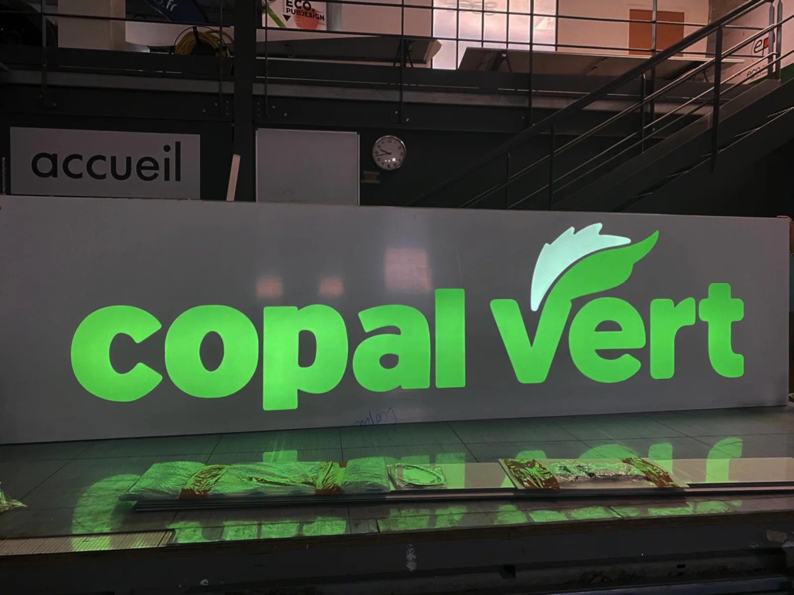 Fabrication et pose d’un caisson lumineux rectangulaire pour Copal à Montpellier