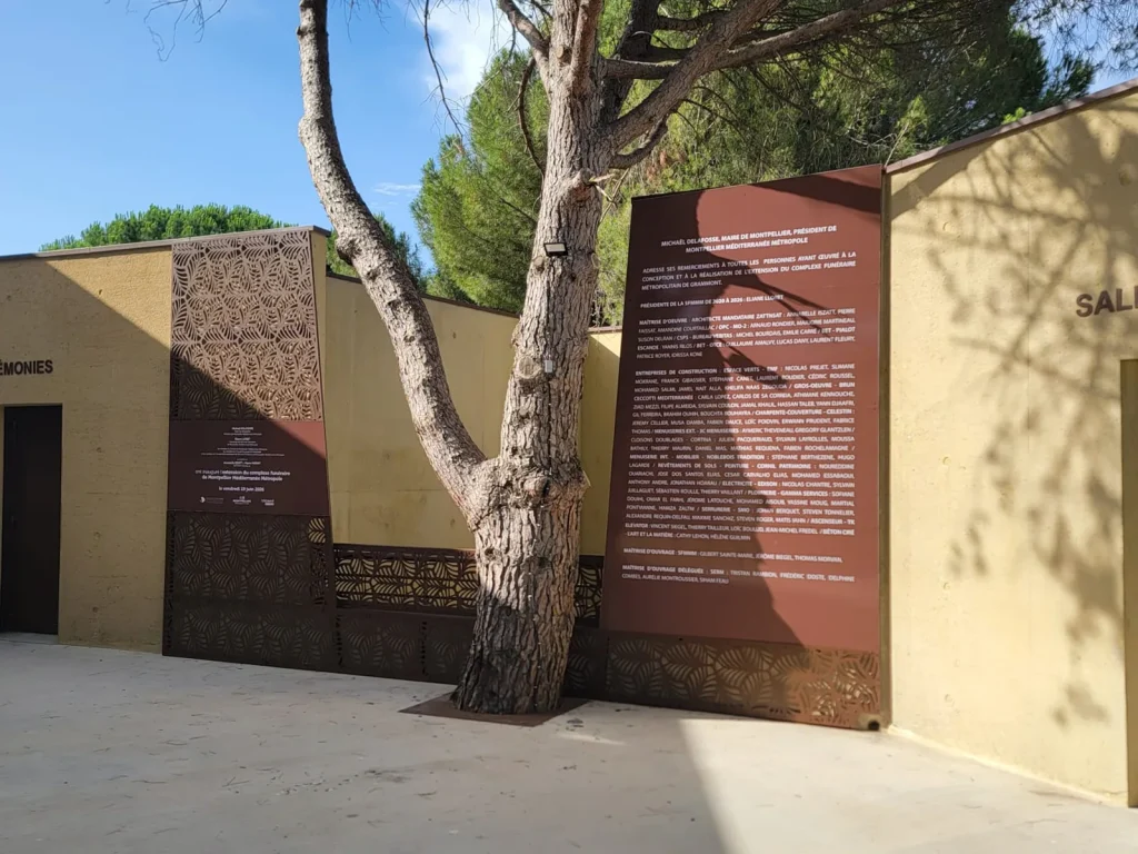 Fabrication et pose d’un panneau rigide en Dibond pour Altemed à Montpellier