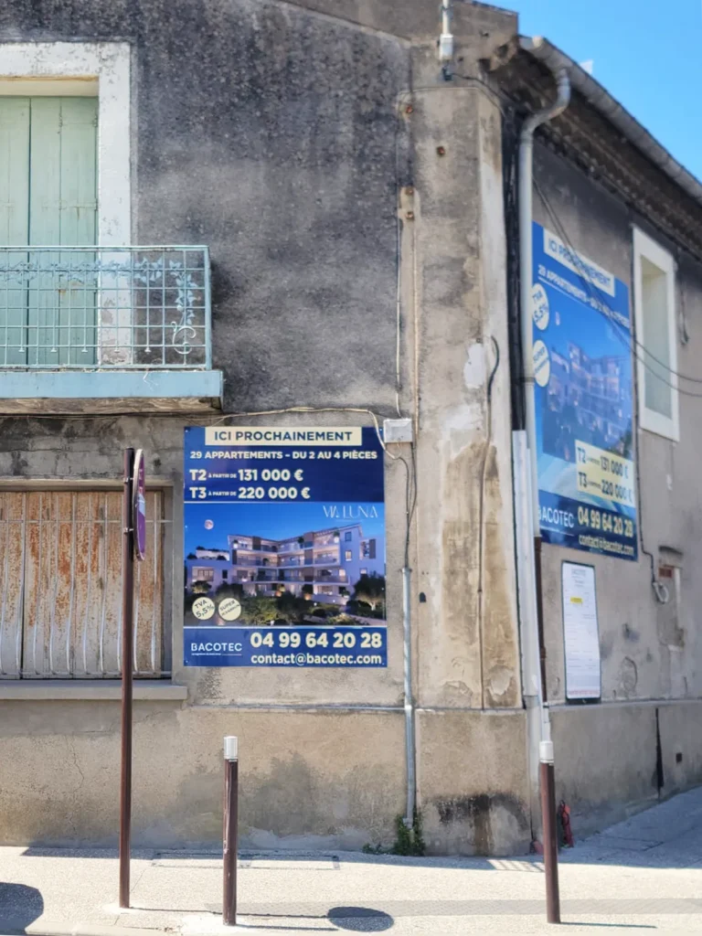 Fabrication et pose d’un panneau mural pour Bacotec à Lunel