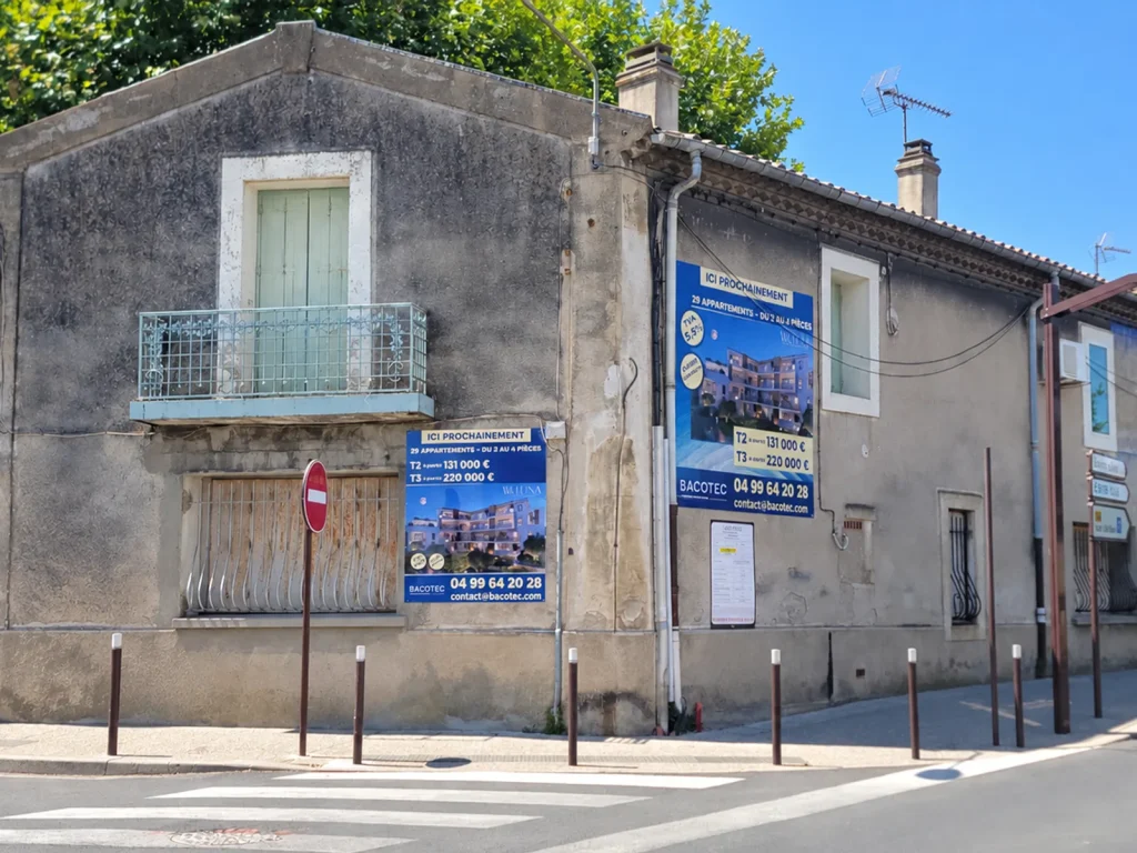 Fabrication et pose d’un panneau mural pour Bacotec à Lunel