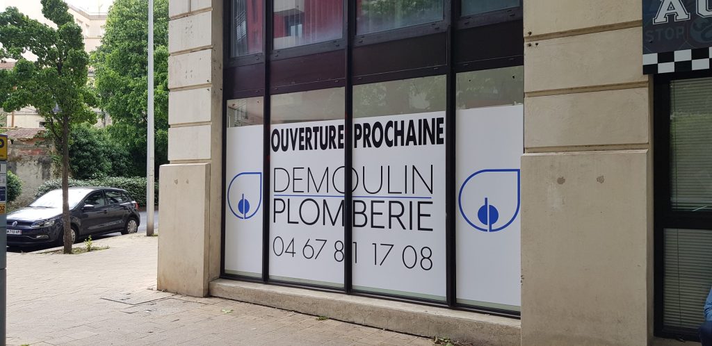 Exemple de vitrophanie & habillage de vitrine