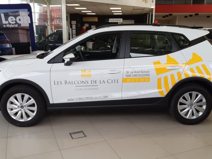 Semi-covering réalisé sur une voiture professionnelle