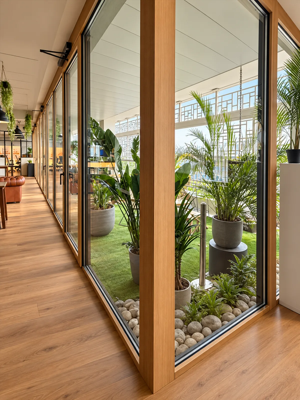 Habillage intérieur en film décoratif effet bois pour Swile à Montpellier